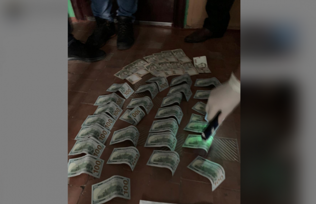 Вимагання $3000 за укриття доказів: ДБР затримало посадовця одеської поліції
