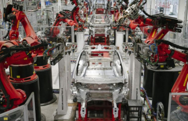 Tesla приостановит производство двух моделей