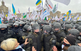 Протесты ФОПов на Майдане: ночью был конфликт с полицией при попытке установить генератор, видео
