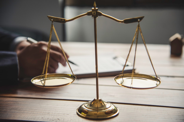 Усунення члена виконавчого органу від виконання обов’язків та трудові відносини: що думає ВП ВС