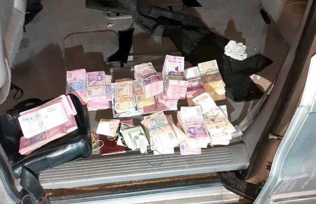 На Київщині під час викрадення 2 млн грн затримано організовану групу грабіжників: фото