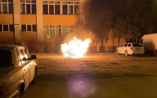 Неизвестные подожгли автомобиль детектива НАБУ, фото