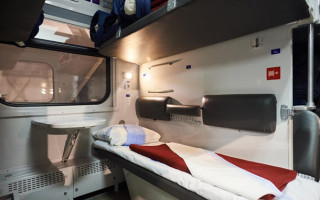 Укрзализныця показала обновленные пассажирские вагоны