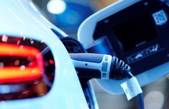 Электромобили будут дешевле бензиновых авто к 2030 году — Bloomberg