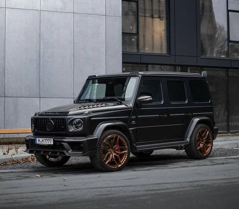 Во Львове заметили дорогой Mercedes с редким тюнингом