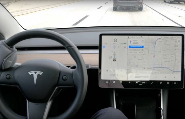 Водитель Tesla оштрафован за нарушение, допущенное автопилотом
