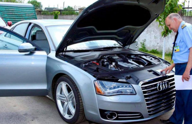 Українцям нагадали, як здійснюється митне оформлення авто для вільного обігу