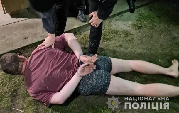 Под Киевом вооруженный мужчина ворвался в дом и расстрелял семью