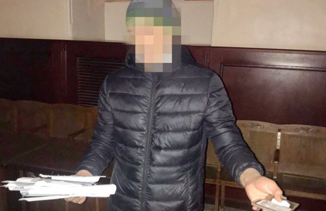 У Харкові зухвалий чоловік намагався обікрасти будівлю суду