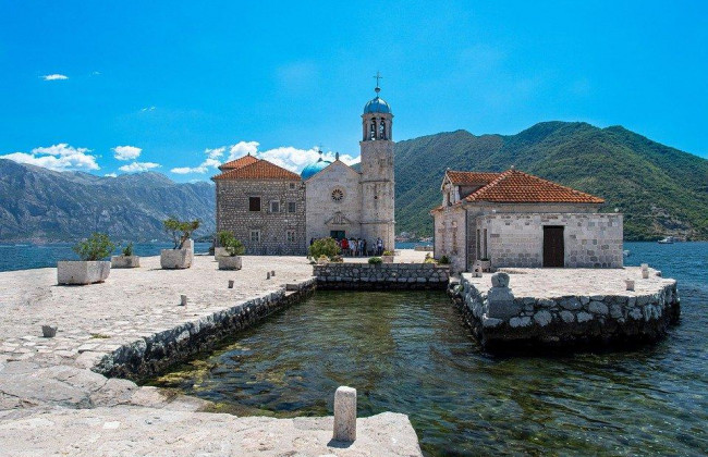 Черногория ввела ряд ограничений для туристов на Новый год