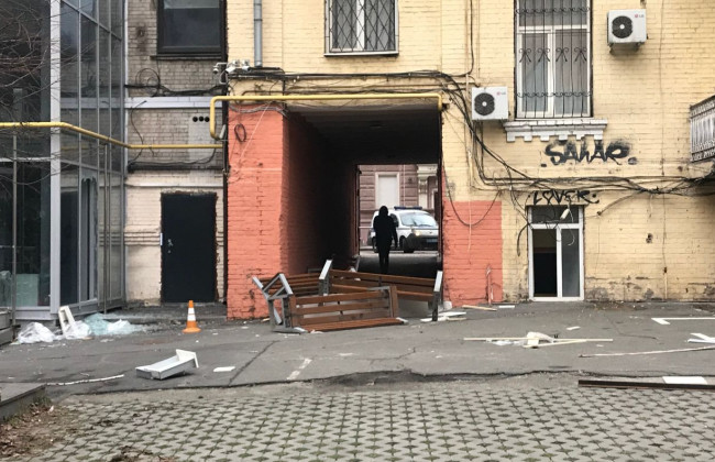 В центре Киева произошла массовая драка: гремели взрывы