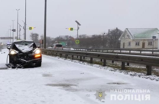 В Киевской области под колесами Porsche погибли двое 71-летних пенсионеров: фото