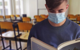 Требование об обязательных масках в школах Австрии признали незаконным