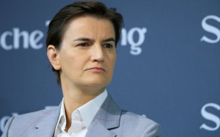 У Сербії першою вакцинувалася прем'єр-міністр