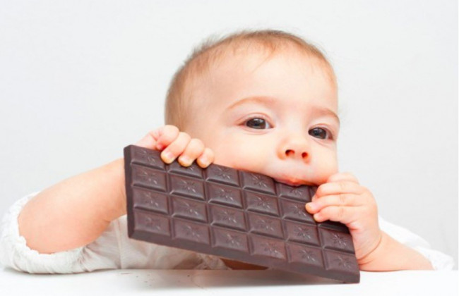 Внезапная смерть: под Днепром ребенок подавился шоколадкой и умер