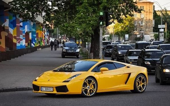 По Киеву проехался элитный Lamborghini за 100 тысяч евро