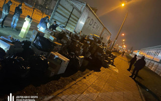 Телефоны и брендовые вещи вместо елок: ГБР заявило о разоблачении масштабной контрабанды, фото