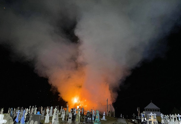 Во Львовской области на Рождество сгорела церковь: фото