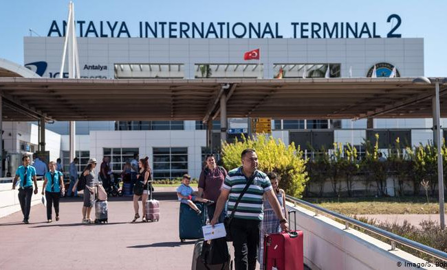 Турция ужесточает въезд туристов: с понедельника будут действовать новые правила