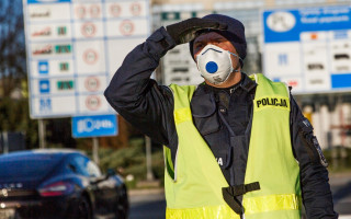 В Польше отказались от комендантского часа в Новый год