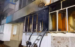 На Київщині під час пожежі у квартирі загинула жінка, фото
