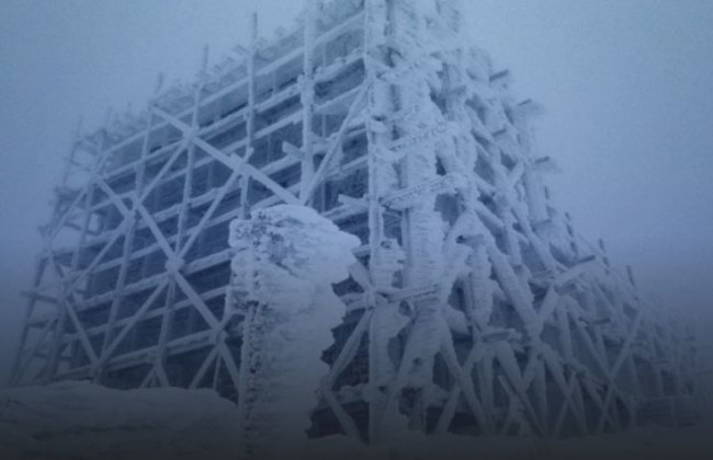 Видимость до 10 метров: в Карпатах бушует шторм