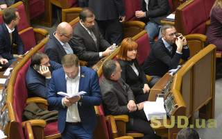 Украинцам разрешили с 14 лет менять отчество