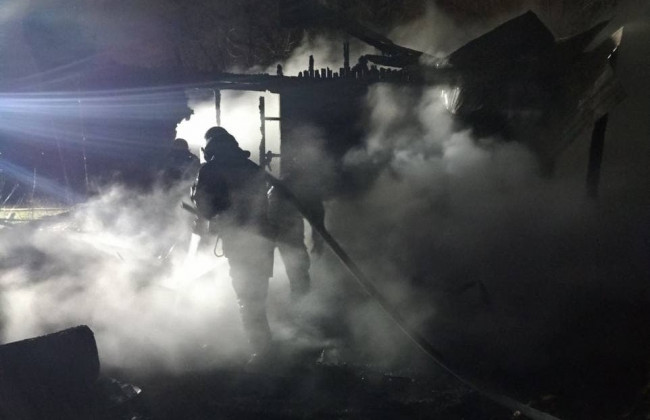 В Киеве в первый день нового года сгорела баня: фото