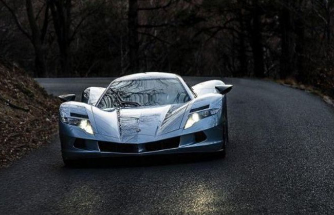 Начались продажи самого быстрого автомобиля в мире