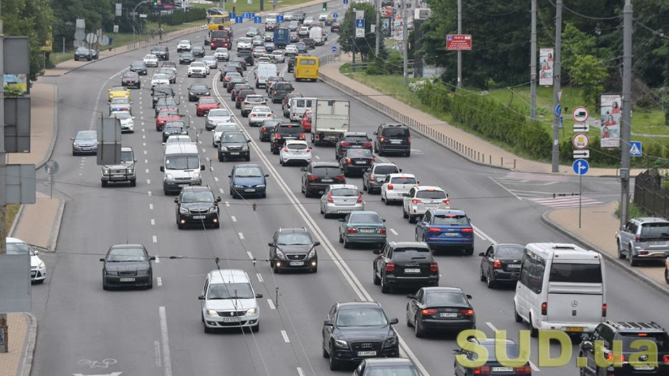 Украинцев обложили большими налогами на автомобили
