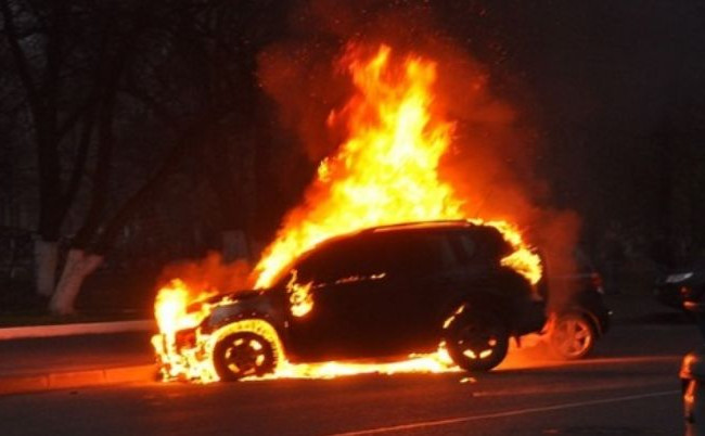 Судье после Нового Года сожгли автомобиль