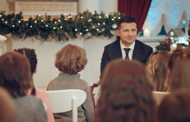 У Зеленского считают, что его поздравление с Новым годом понравилось молодежи и в целом у него высокий рейтинг