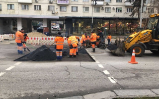 У Києві на одній із центральних вулиць відремонтували дорогу