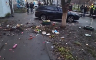В Киеве мать выбросила 3-летнего сына с окна: стали известны новые подробности, видео