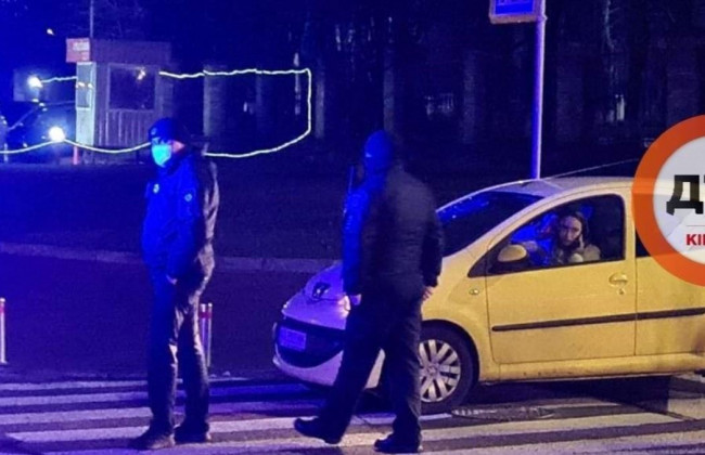 Перебегал проспект Победы: в Киеве автомобиль насмерть сбил пешехода, фото