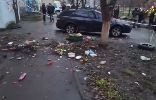 В Киеве мать выбросила 3-летнего сына с окна: стали известны новые подробности, видео