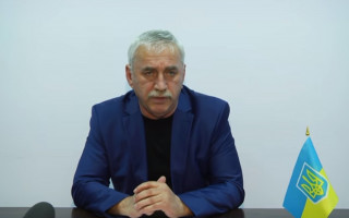 Мер Чорноморська заявив, що знайшов «прослушку» у своєму кабінеті: відео