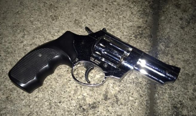 На різдвяному ярмарку у Львові чоловік стріляв у охоронця