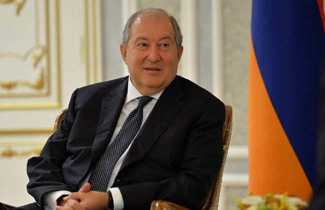 Президента Армении госпитализировали с новым штаммом коронавируса