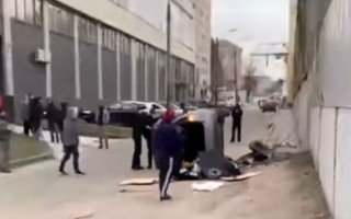 В Киеве произошло пьяное ДТП с переворотом, видео
