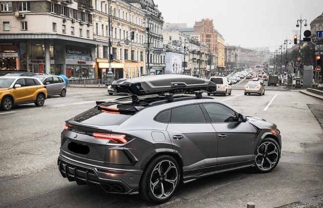 В Киеве заметили редкий суперкар Lamborghini