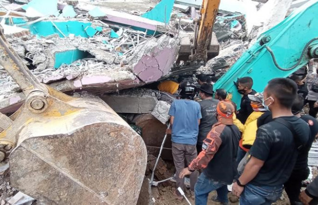 Землетрясение в Индонезии: сотни раненых, минимум 34 погибших, тысячи эвакуированных