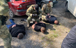 На Дніпропетровщині поліцейські змушували людей вчиняти злочини: справу скеровано до суду