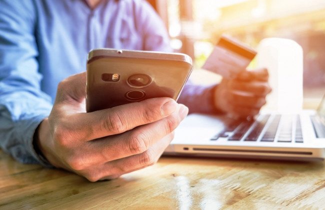 Чому практика блокування карткових рахунків під час виконавчого провадження є сумнівною