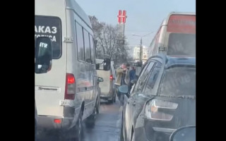 В Борисполе люди перекрыли дорогу из-за роста тарифов, видео