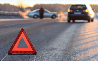 Под Киевом у пьяного водителя взорвалось колесо, видео