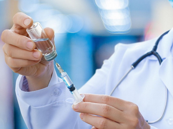 ВОЗ закликає країни не вимагати COVID-вакцинації від туристів