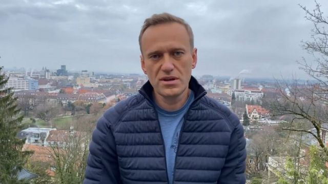 Навального задержали: оппозиционер будет находиться под стражей до избрания меры пресечения