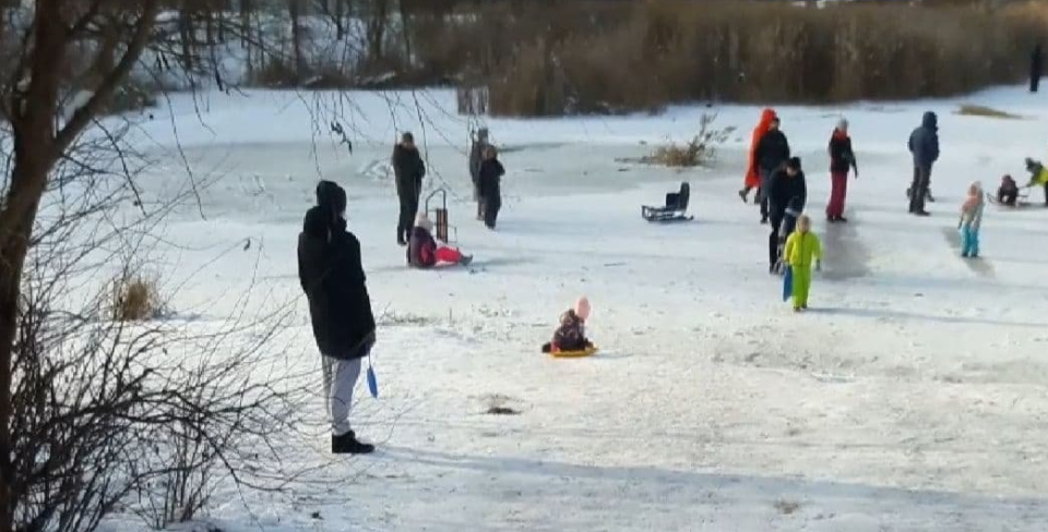 В Киеве ребенок провалился под лед