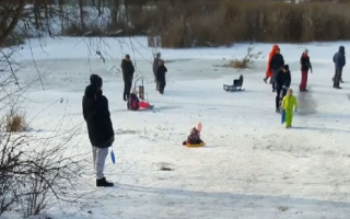 В Киеве ребенок провалился под лед